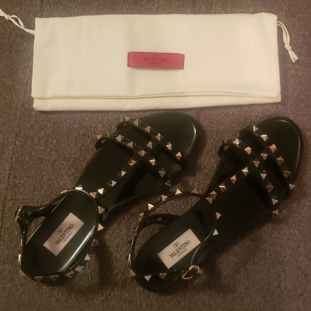 Vantino Garavani Rockstud PVC Sandals (Black)